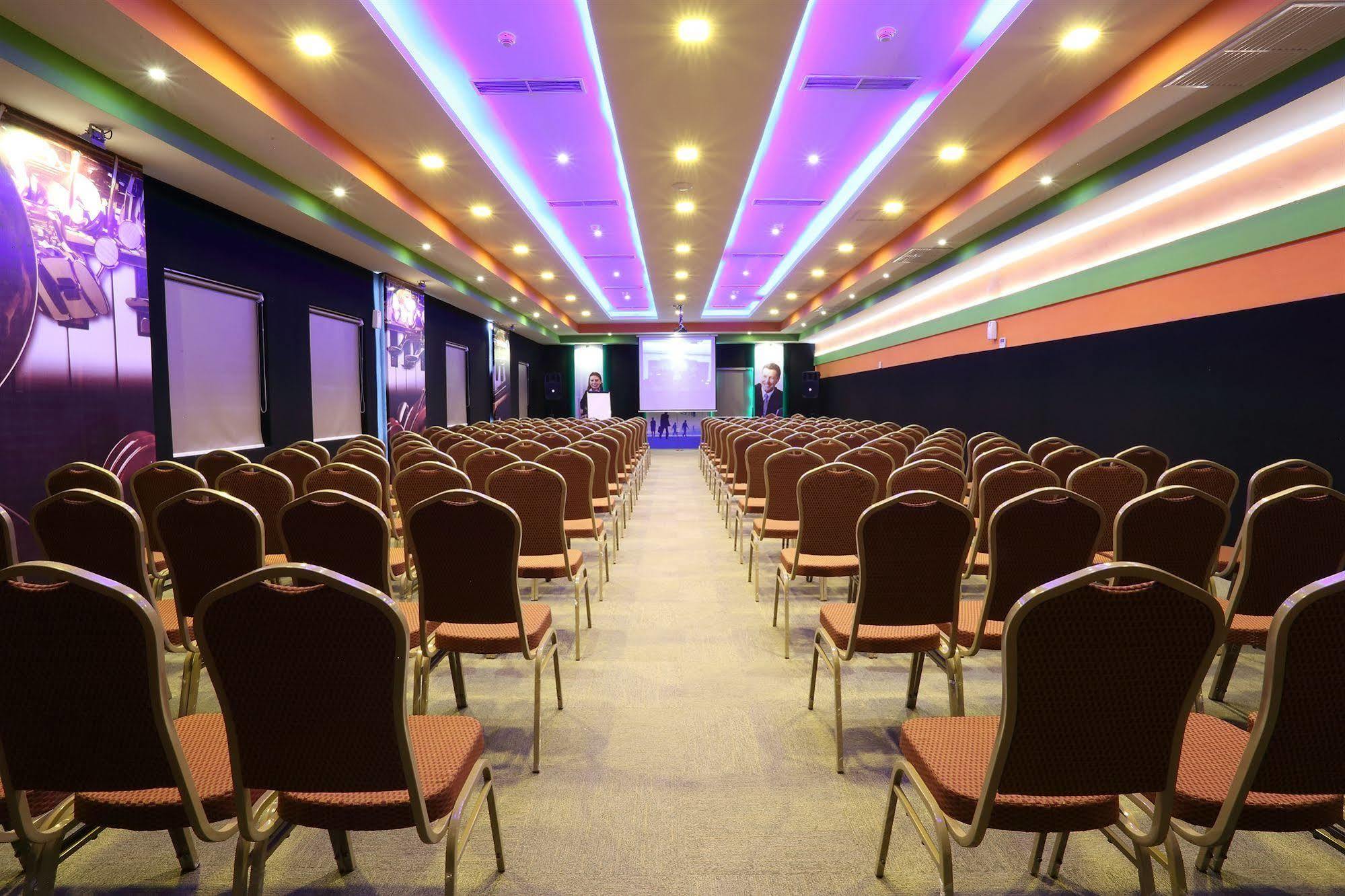 Miyanna Hotel Medan Zewnętrze zdjęcie